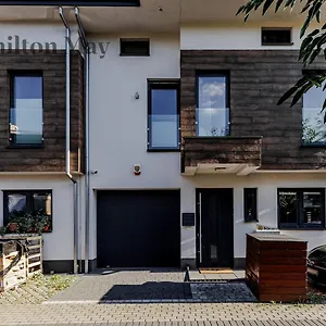 Dom wakacyjny The Family House Wawer, Warszawa